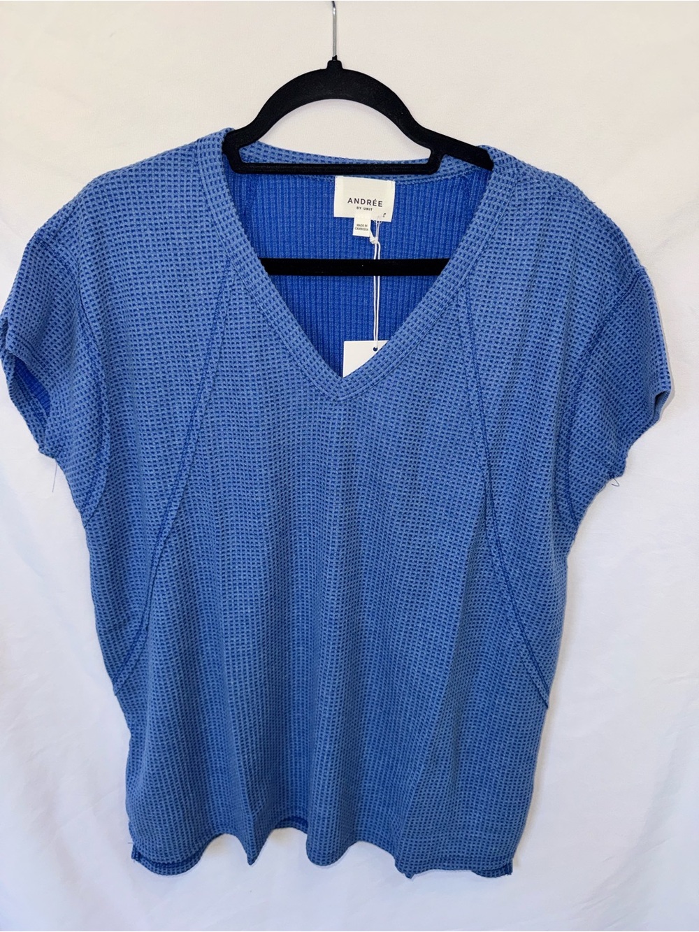 ANDREE BY UNIT Periwinkle V-Neck Waffle Knit Tee